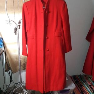 VINTAGE WOMEN  RED TRENCHCOAT